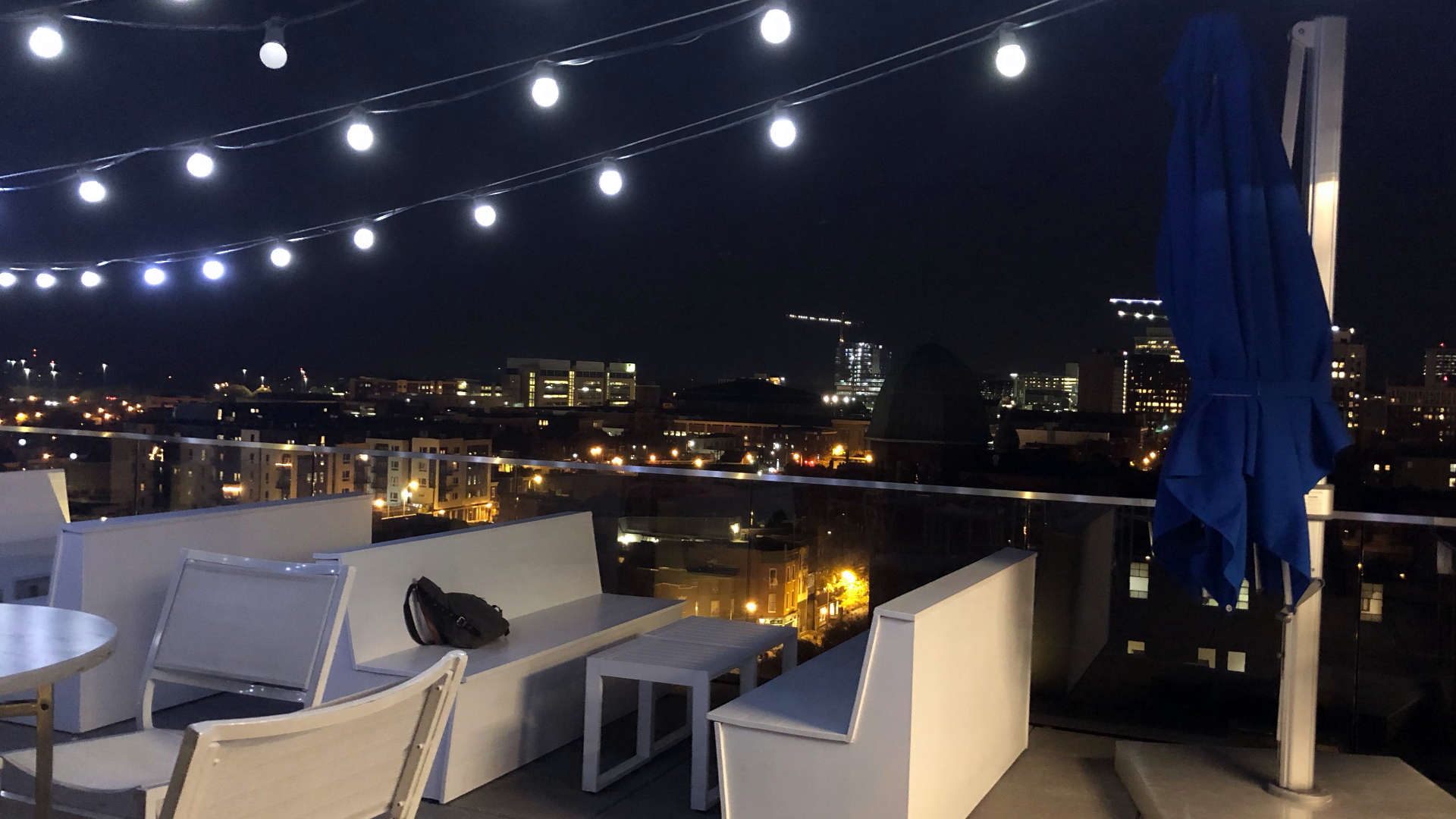 The rooftop bar we met friends at: open-air means easy social distancing and extra safety! Not to mention, it was quite empty!