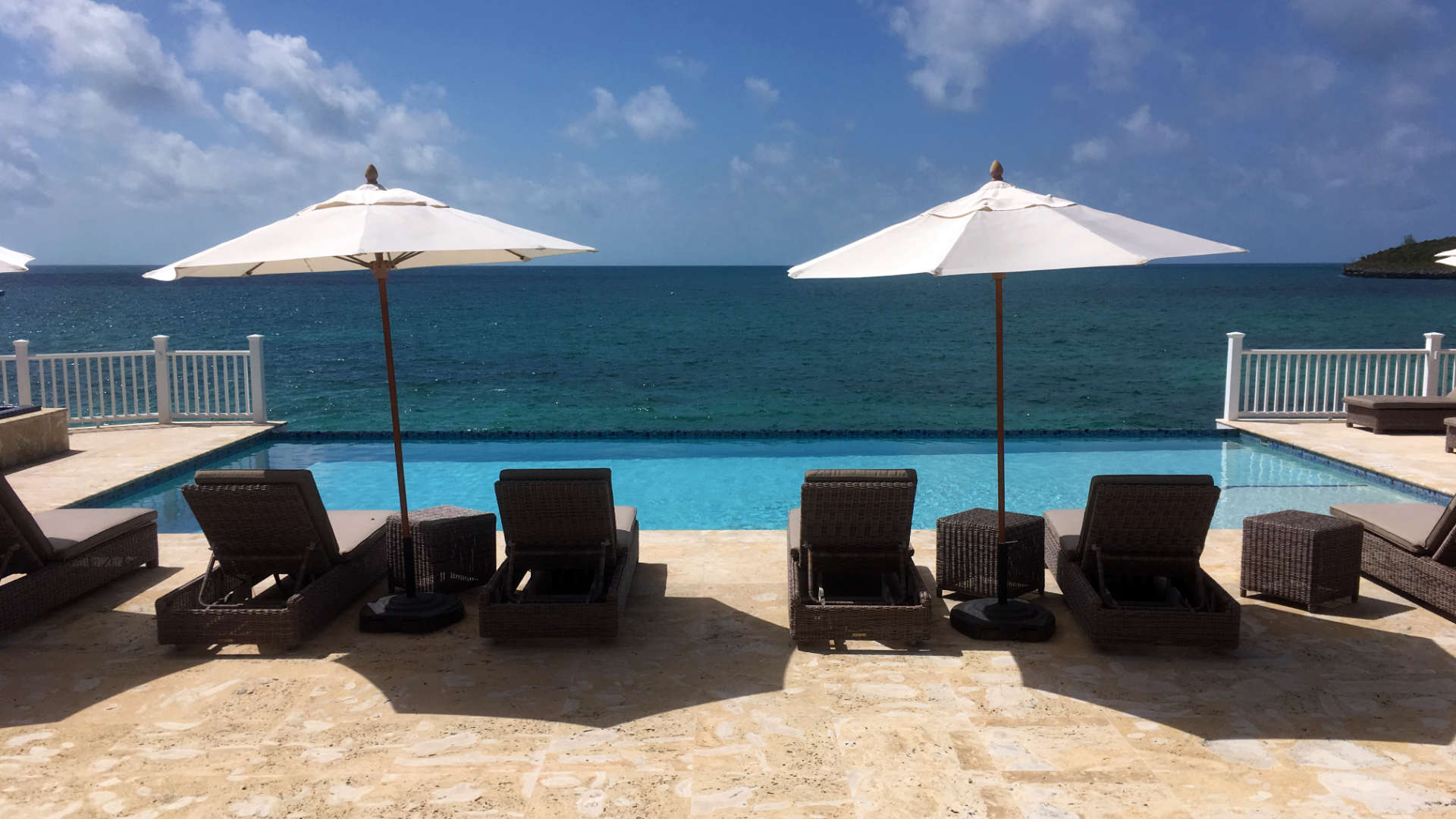 Who says FIRE doesn't mean you can't take a luxurious trip now and then? One of the last trips we took before the pandemic was to the stunning French Leave Resort on Eleuthera Island—but we did it for cheap!