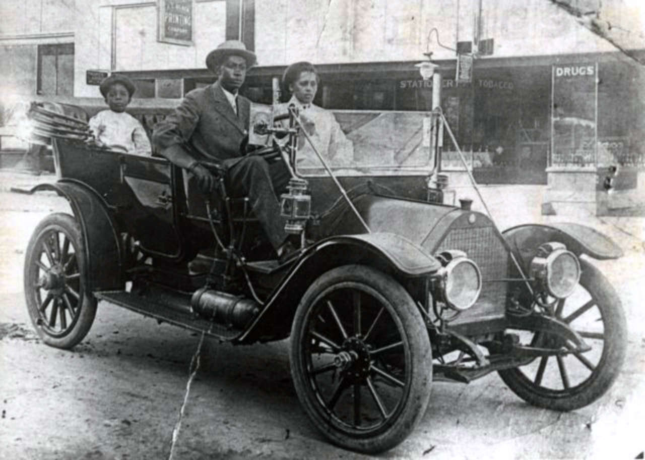 Williams Family in their 1911 Norwalk. [Image source: Tulsa Historical Society]