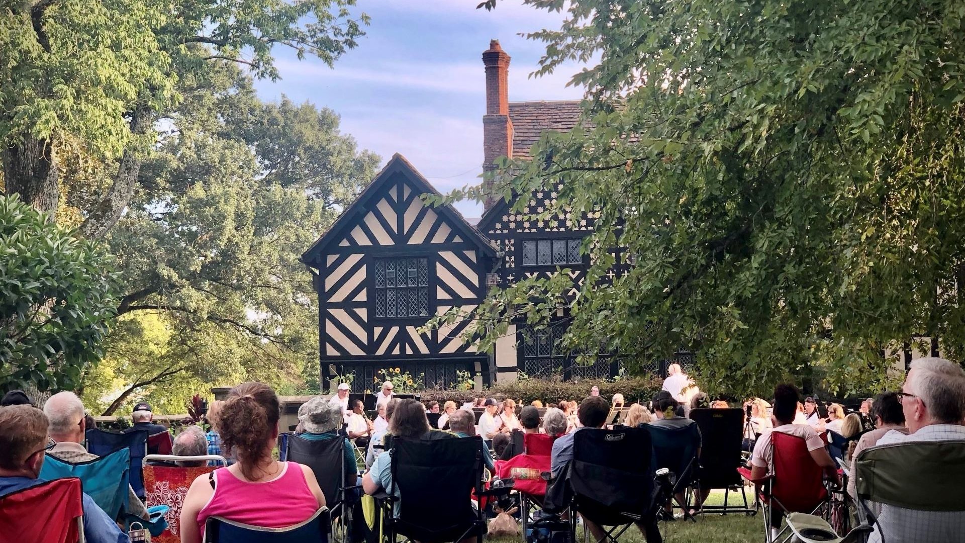 This 15th-century English Tudor mansion brought to our city piece by piece is a lovely backdrop for a picnic in the garden while listening to a free outdoor concert. A cheap but lovely date night!