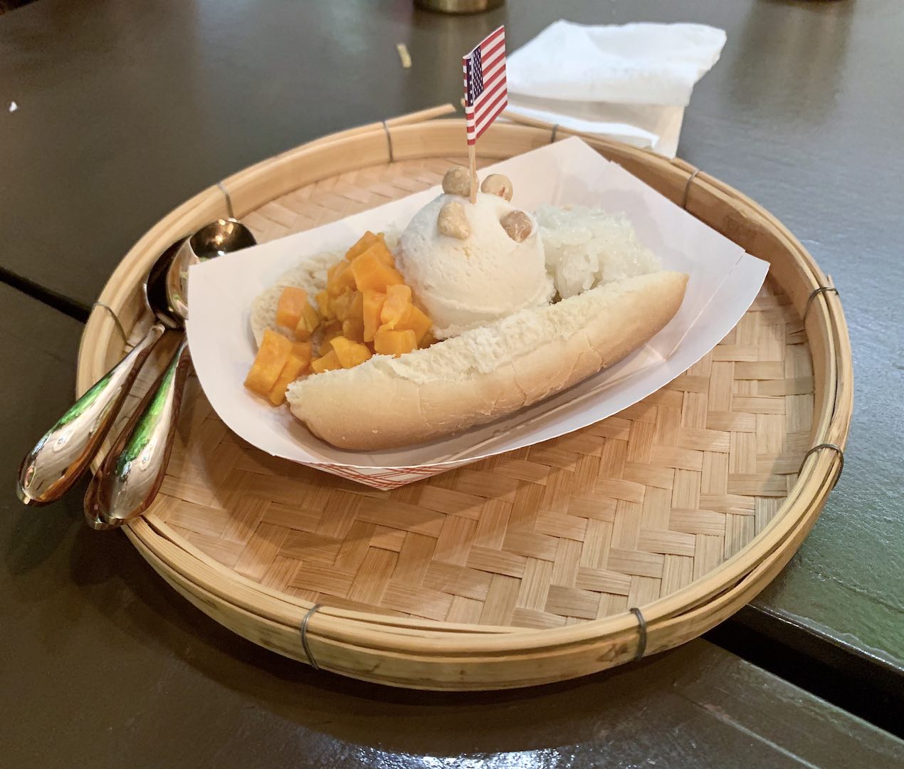 A spin on a traditional Thai dessert, this is the Neglectful Uncle. See the White House resemblance? And yes, that's a hot dog bun!